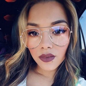 Meet your Posher, Dolores